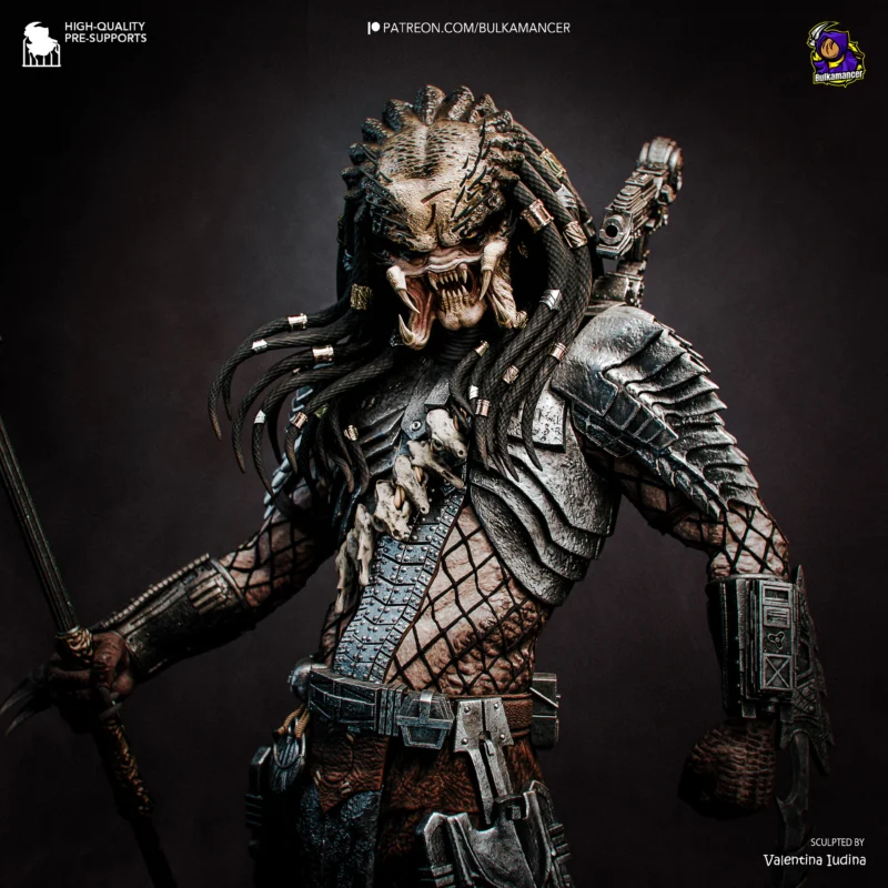 predator-statue